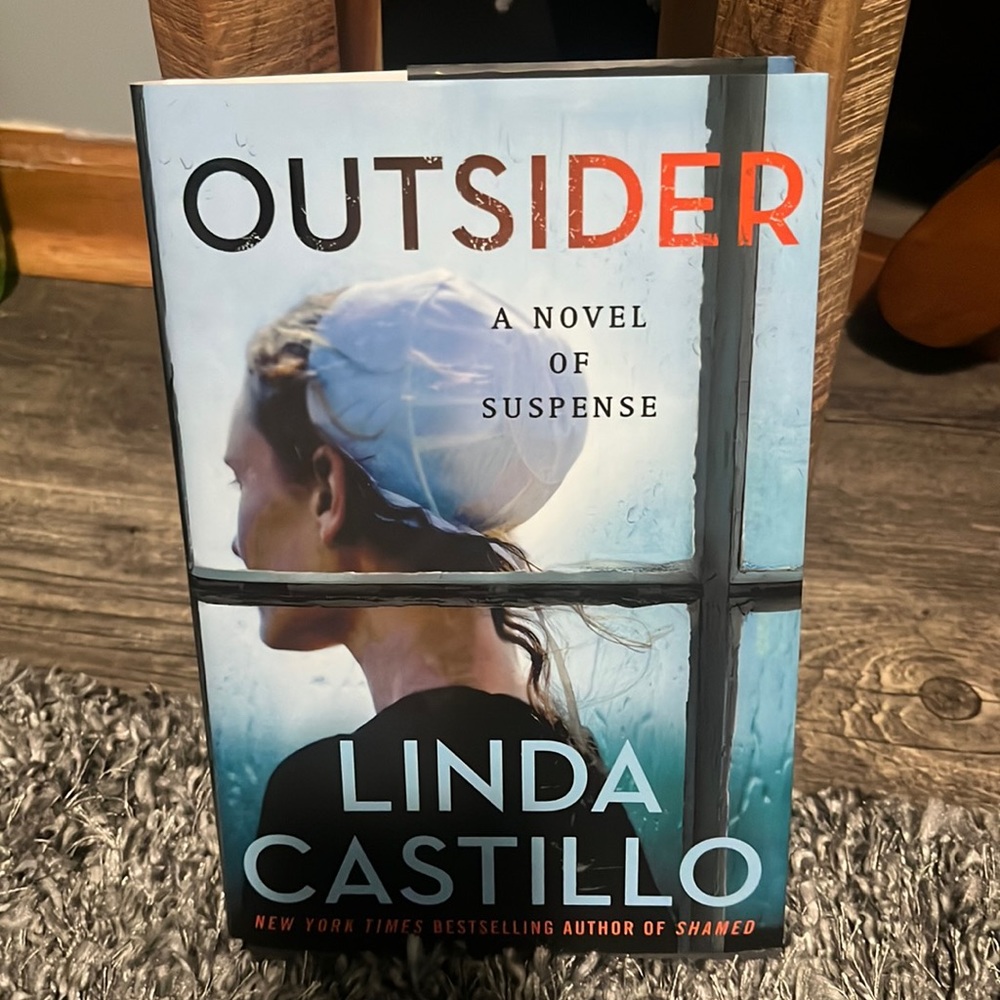 Outsider-A Novel of Suspense, by Linda Castillo